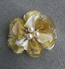 Detské doplnky - Smotanová saténová čelenka so zlatým kvetom zo stúh (gumička) - 12053950_