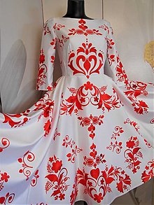 Šaty - FLORAL FOLK " Slovenská ornamentika ", spoločenské šaty v dĺžke midi (šaty v dĺžke midi + skryté vačky po bokoch) - 12055695_