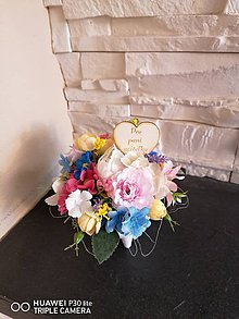 Dekorácie - Kvetinová farebna dekorácia so srdcom - 12057262_
