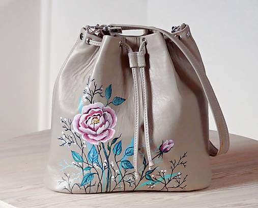 OLIVIA "Flowers" 35x29 malá kožená kabelka s maľbou