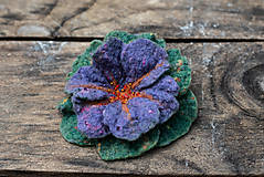 Brošne - Plstená brošňa - fialový kvet - 12065696_