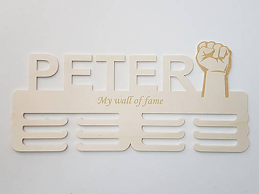 Drevený držiak na medaily s laserovaným textom 45cm päsť