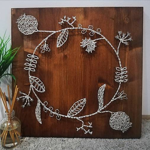 Dekorácie - Drevený string art obraz "Kruh života", vhodné aj ako fotorámik - 12077672_
