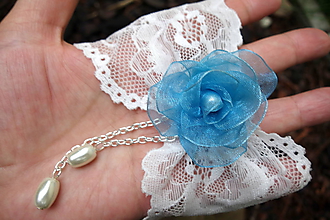 Spodná bielizeň - svadobný podväzok Ivory + modrá ruža - /10,50€/ - 12082886_