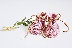 Detské topánky - Bavlnené papučky pre bábätko (staroružová - 3 až 6 mes.) - 12083882_