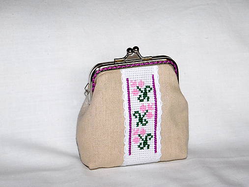 Peňaženky - Ručne vyšívaná peňaženka - mincovka - 12082046_
