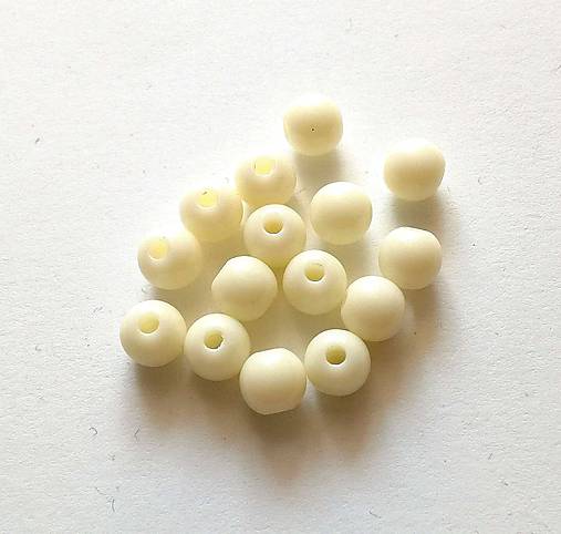 Plastové korálky color 6 mm - 50 ks (4 - krémová)