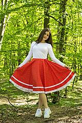 Sukne - Červená kruhová folklórna sukňa so vzorom – kvety (80 cm) - 12111084_