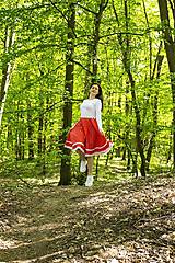 Sukne - Červená kruhová folklórna sukňa so vzorom – kvety (80 cm) - 12111085_