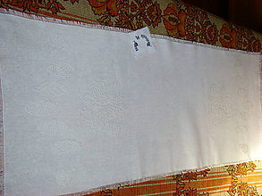 Úžitkový textil - Ručne vyšívaný ľanový obrus biely / štóla / - 12112263_