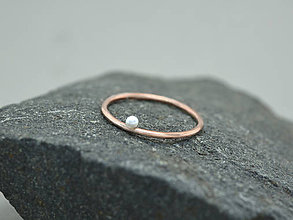 Prstene - 585/1000 zlatý prsteň s prírodnou perlou (ružové zlato) - 12117540_