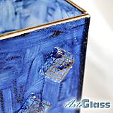 Dekorácie - Váza modrá české maľované sklo s platinou výška 20 cm hranatá - 12117785_