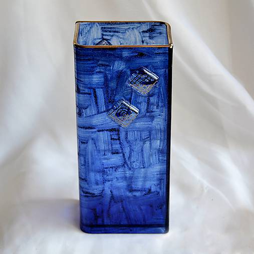 Váza modrá české maľované sklo s platinou výška 20 cm hranatá