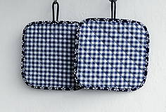 Úžitkový textil - Chňapka - farebné varianty (bielo-modré káro) - 12120232_