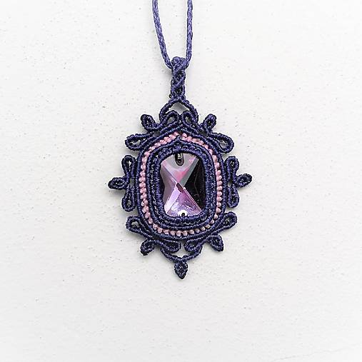 Macramé náhrdelník, macramé prívesok (fialový)