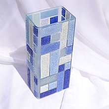 Dekorácie - Váza modrobiela črepové sklo výška 30 cm hranatá obdĺžnikový vzor - 12124715_