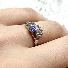 Prstene - Mini Tanzanite Silver Plated Ring / Postriebrený prsteň s tanzanitom - 12140837_