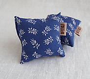 Úžitkový textil - FILKI šupkové mačkátko (modré s ružičkami) - 12145434_