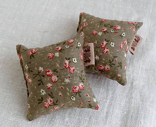 Úžitkový textil - FILKI šupkové mačkátko (khaki kvietkované) - 12145447_