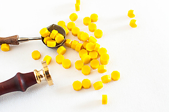 Suroviny - Pečatný vosk - granulát / až 40 odtieňov (Žltá) - 12151542_