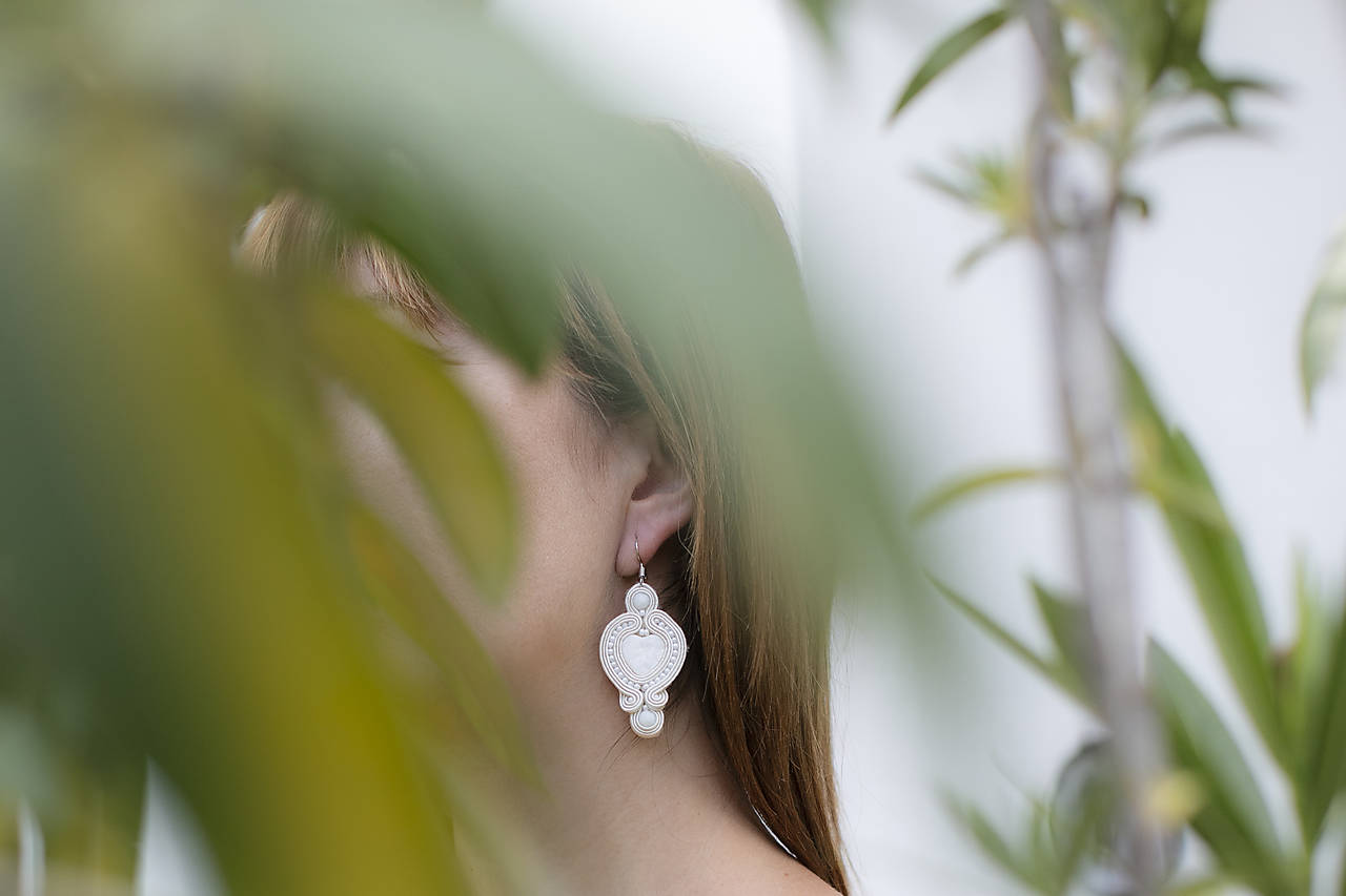 Šujtaška pre nevestu z paua mušlí - soutache earring