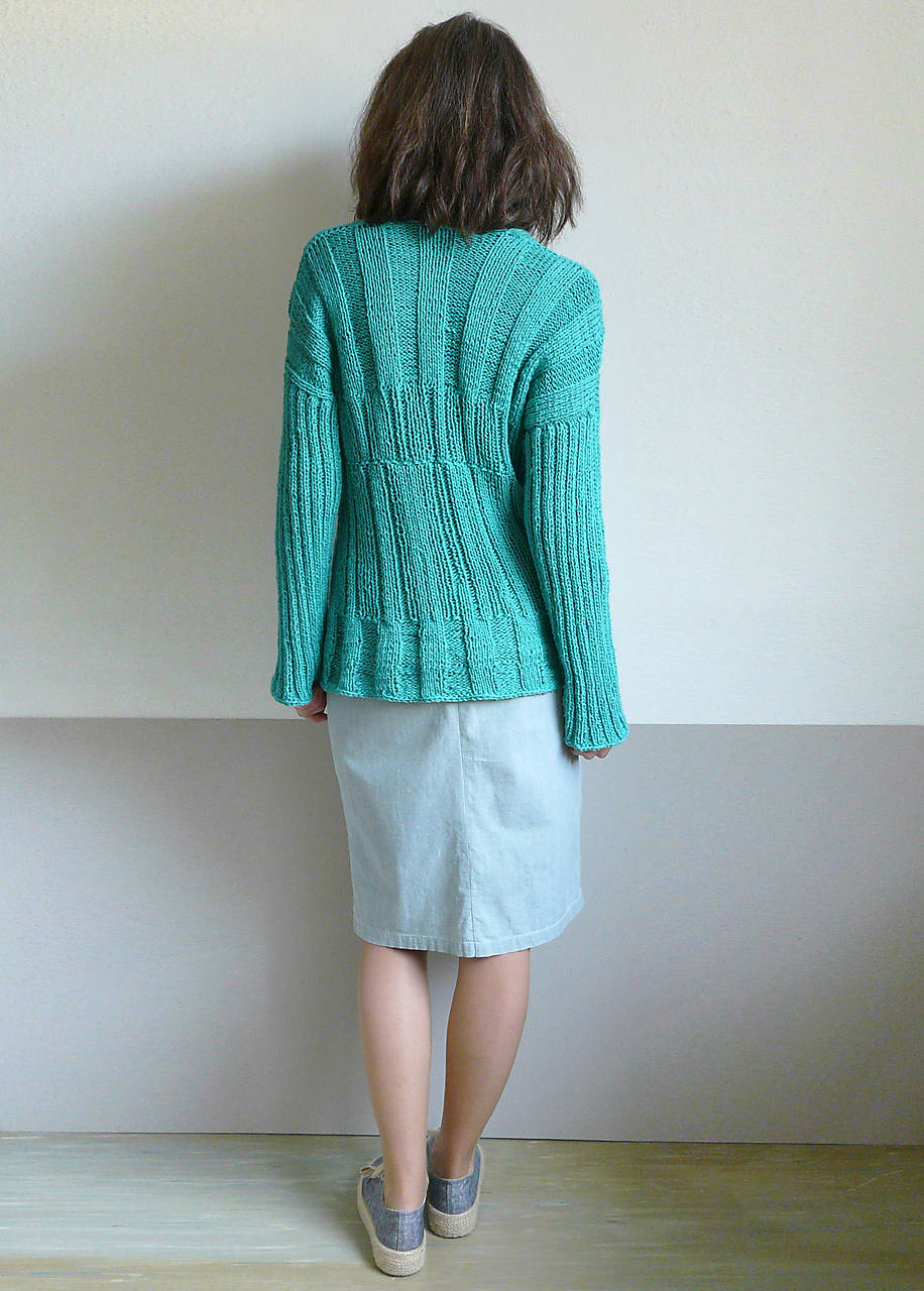 zelený pulover 
