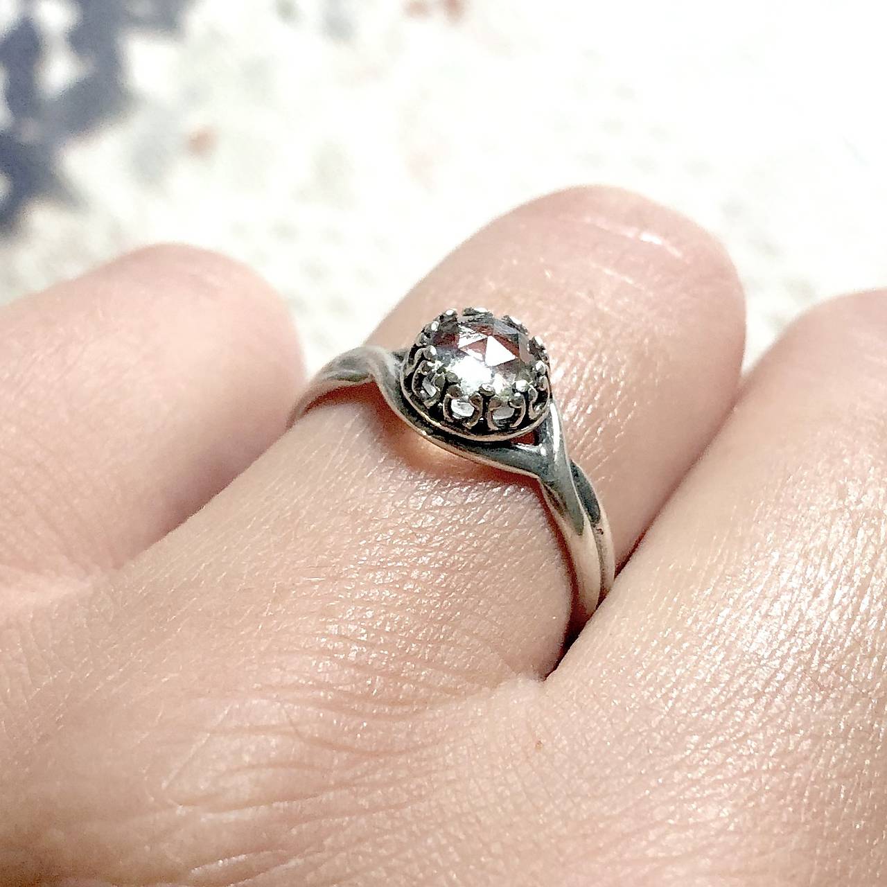Filigree Faceted Quartz Silver Ring  / Strieborný prsteň s brúseným krištáľom