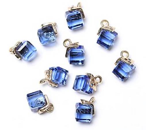 Komponenty - Brúsené sklenené prívesky kocky Rakúske 8 x 8 mm, 1 ks (modrá) - 12173372_
