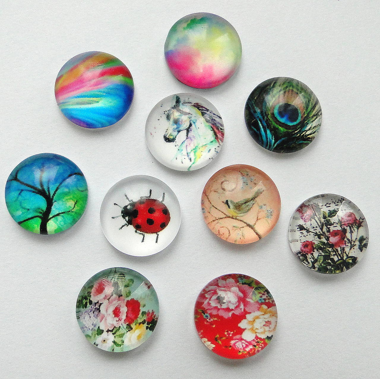 Sklenený kabošon 12mm-1ks