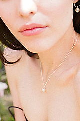  - Strieborný náhrdelník so swarovski perlou - 12186340_