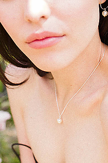 Náhrdelníky - Strieborný náhrdelník so swarovski perlou - 12186340_