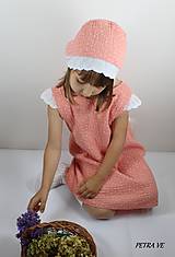 Detské čiapky - Svetloružový so zlatými pásikmi - detský mušelínový čepček - 12198679_