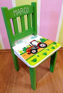 Nábytok - Maľovaná stolička "traktor" - 12200971_