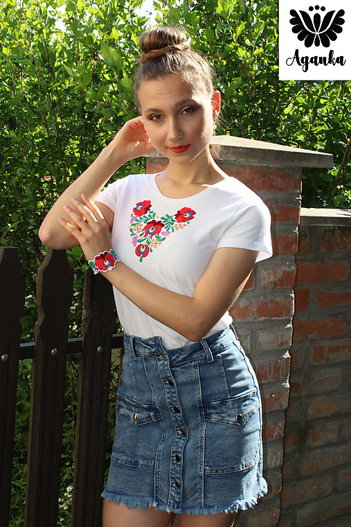 Topy, tričká, tielka - Ručne vyšívané tričko - 12200735_