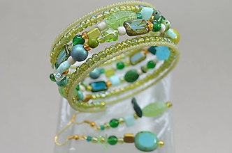 Sady šperkov - Náramok lúčna zeleň s náušničkami - 12199230_