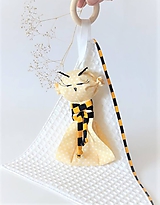 Hryzátko, hrkálka - včielka II - detská vyšívaná hračka