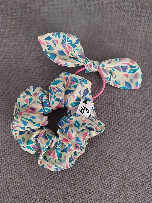 Set gumičky scrunchie a mašle  (geometický vzor)
