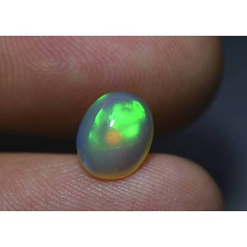 Minerály - Etiópsky drahý opál kabošon ovál / 10x8 mm č.5718 - 12214958_