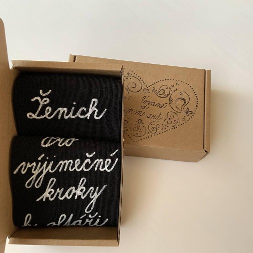 Maľované ponožky pre (ženícha  v češtine (bielym písaným))