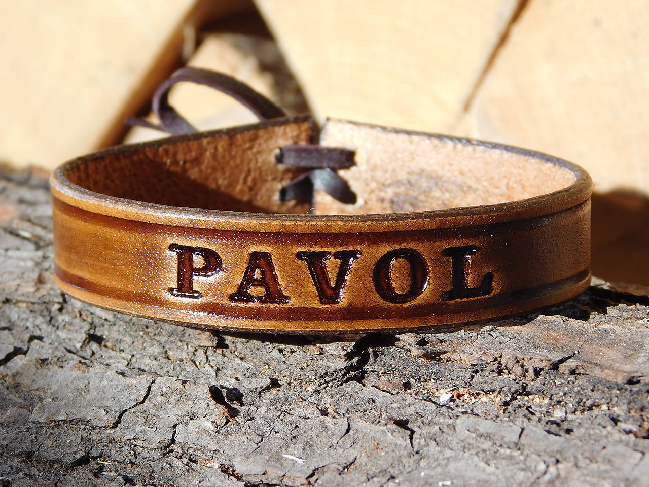 Kožený náramok s menom