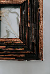 Rámiky - Drevený rám zo starého dreva so sušenými kvietkami. - 12247604_