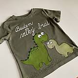 Detské oblečenie - Maľované tričko s nápisom “Bude zo mňa veľký brat” ( (olivovozelené - s dinosaurami) - 12256907_