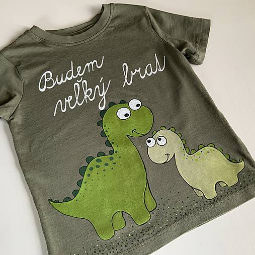 Maľované tričko s nápisom “Bude zo mňa veľký brat” ( (olivovozelené - s dinosaurami)