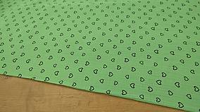 Textil - Gazovina s potlačou - cena za 10 centimetrov (Srdiečka na zelenom) - 12270588_