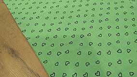 Textil - Gazovina s potlačou - cena za 10 centimetrov (Srdiečka na zelenom) - 12270589_