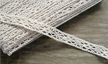 Galantéria - Čipka zo 100% bavlny, 1,1 cm x 18,3 m- béžová  - 12268467_