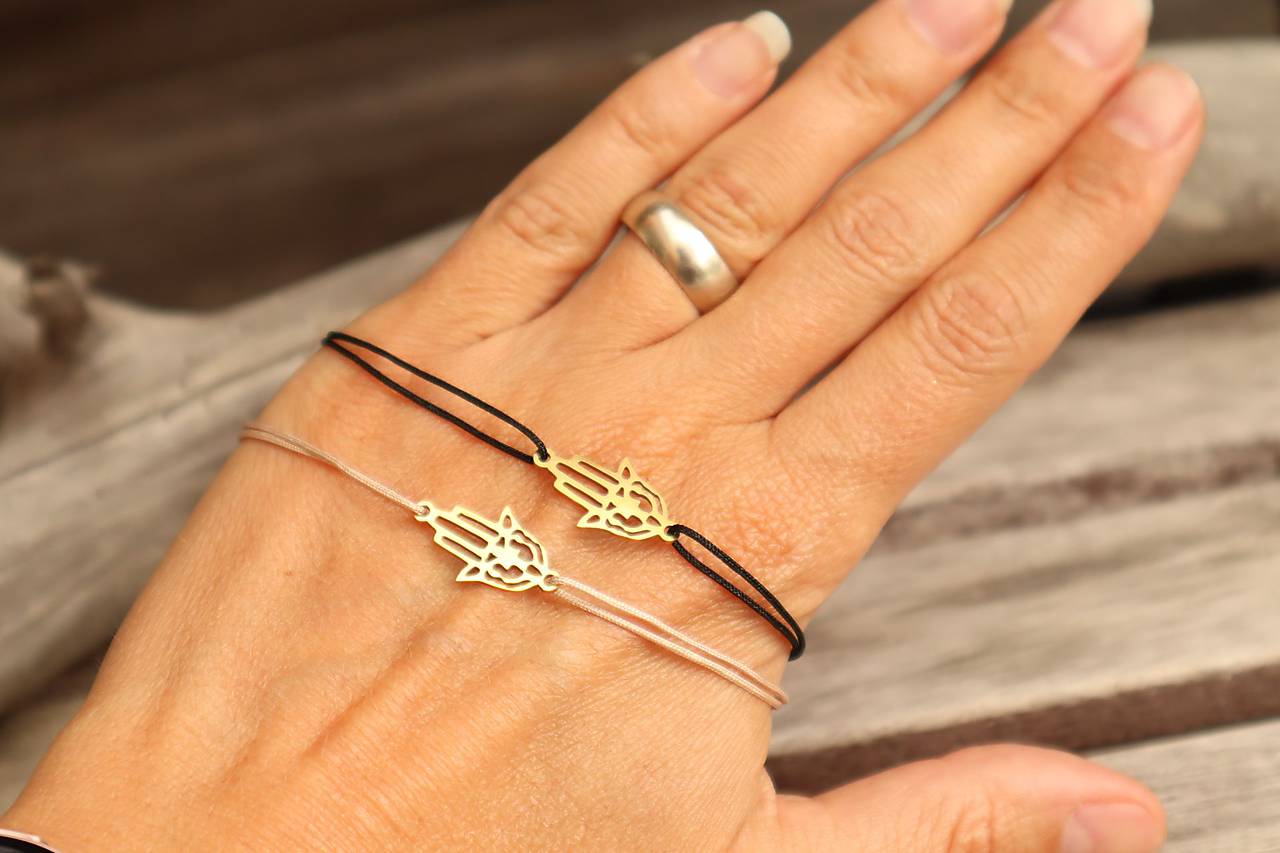 Náramok na šnúrke hamsa