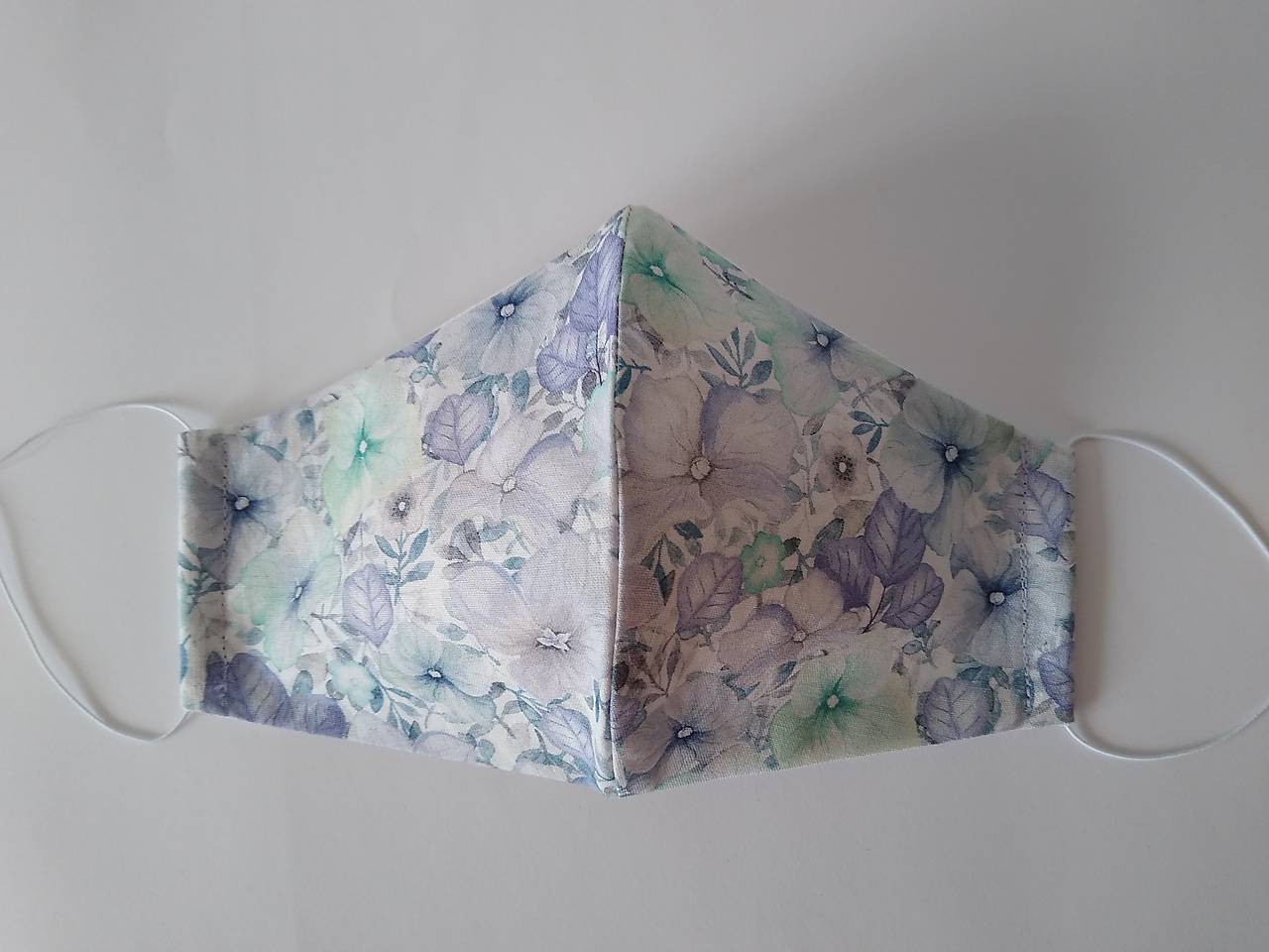 Dizajnové rúško kvietky fialové tvarované dvojvrstvové