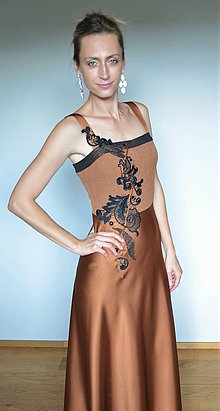 Šaty - Medené spoločenské šaty z elastického saténu - 12288594_