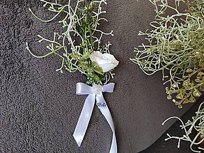 Svadobné pierka - Greenery svadobné pierko pre ženícha (s bielym srdiečkom) - 12289450_